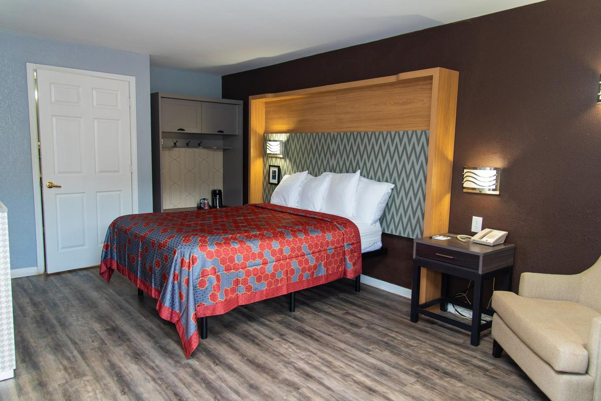 Columbus Inn And Suites Экстерьер фото