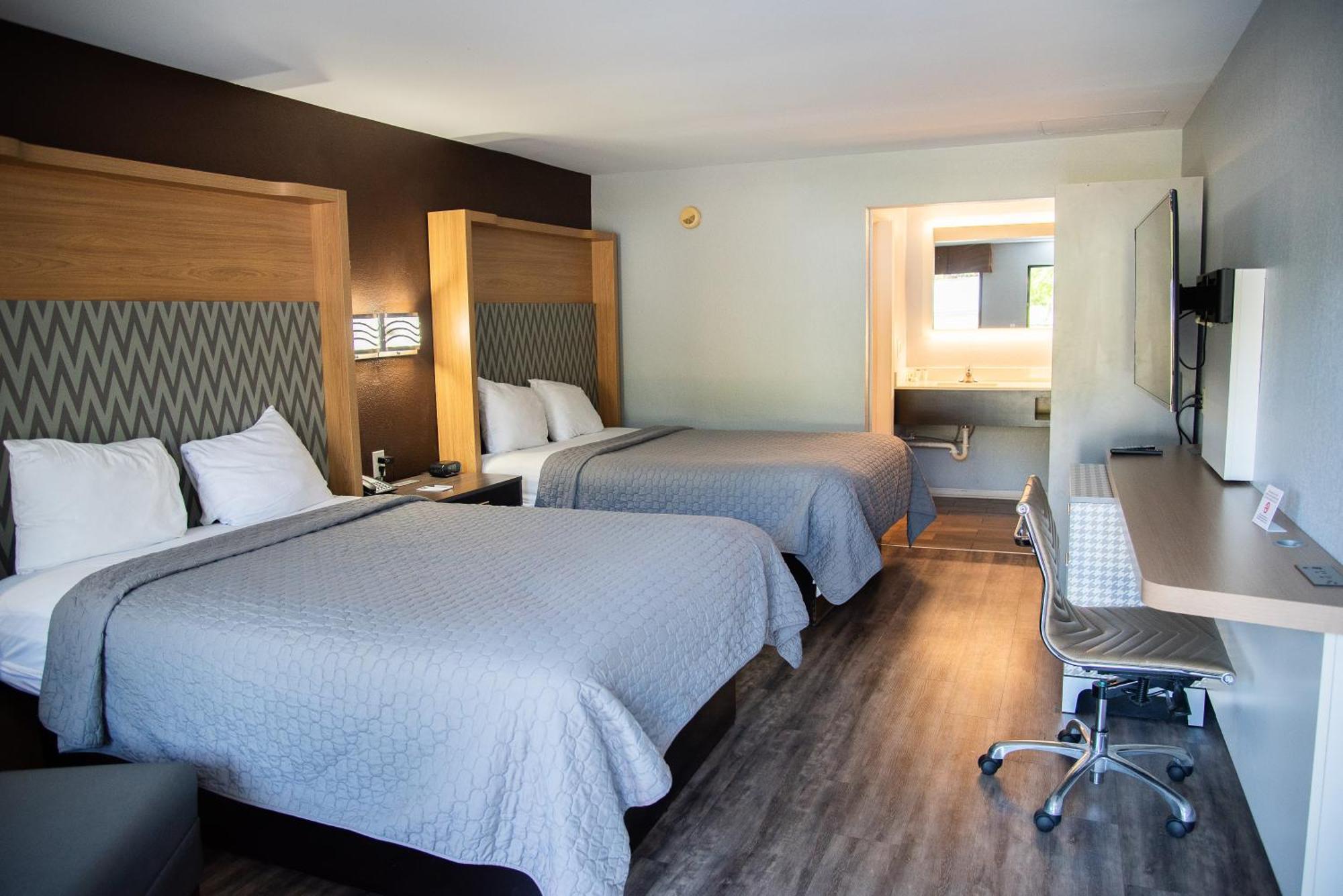 Columbus Inn And Suites Экстерьер фото