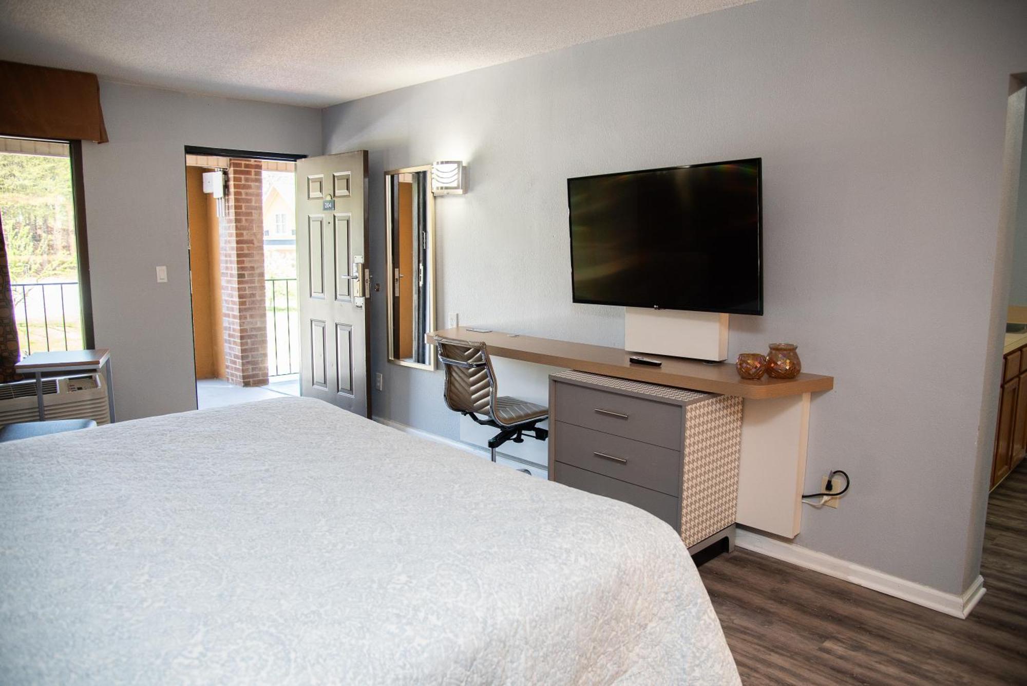 Columbus Inn And Suites Экстерьер фото