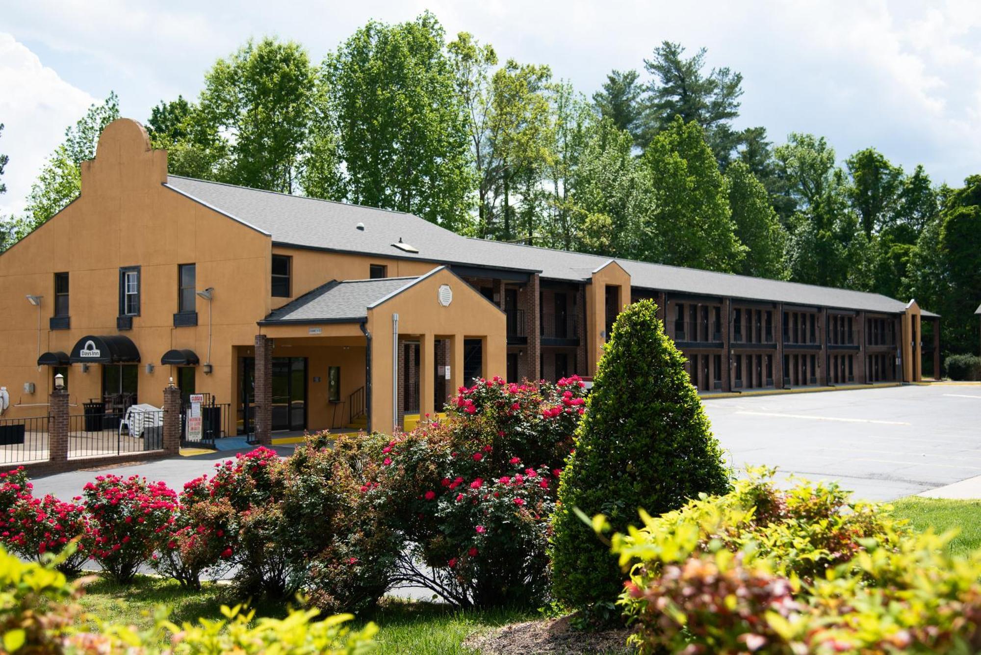 Columbus Inn And Suites Экстерьер фото