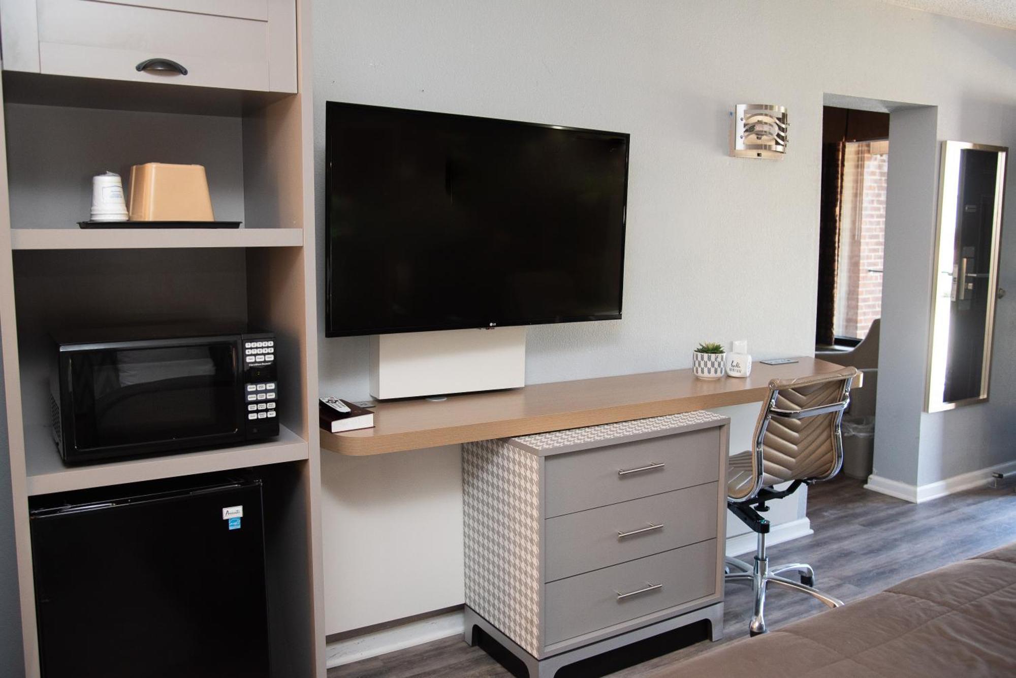 Columbus Inn And Suites Экстерьер фото